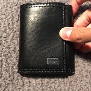 Docker’s Leather Wallet